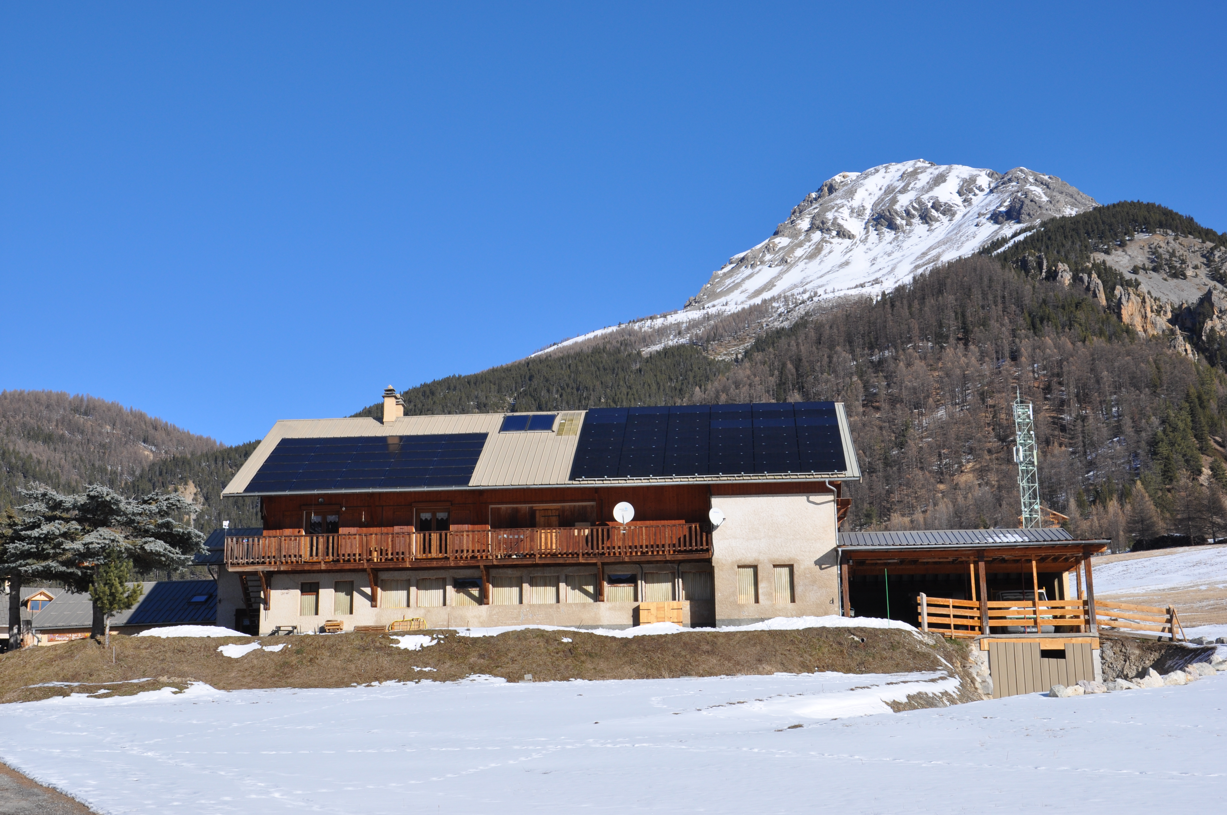 Phot du toit de la Ferme des Espars suite à réalisation de la deuxième tranche